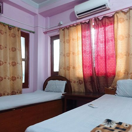 Darshan Namaste Hotel & Lodge Bhairāhawā Buitenkant foto